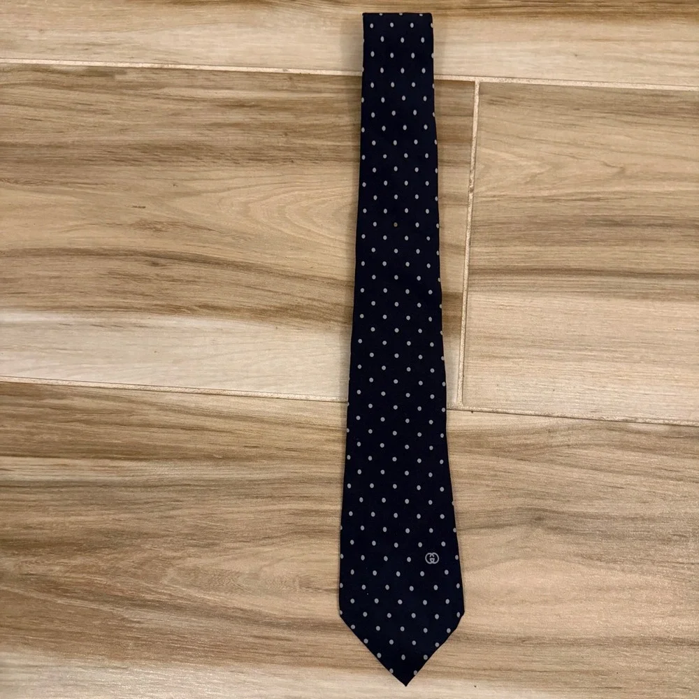 Vintage Gucci Navy Blue Silk Polka Dot Necktie Interlocking GG Made In Italy